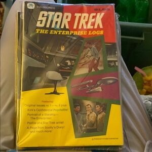 Star Trek: The Enterprise Logs by - Yellow Cover